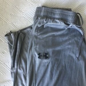 Under Armour joggers (loose)